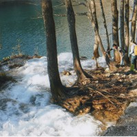 プリトビッチェの雪どけ水の滝群は すごく冷たくて すごく気持いい水